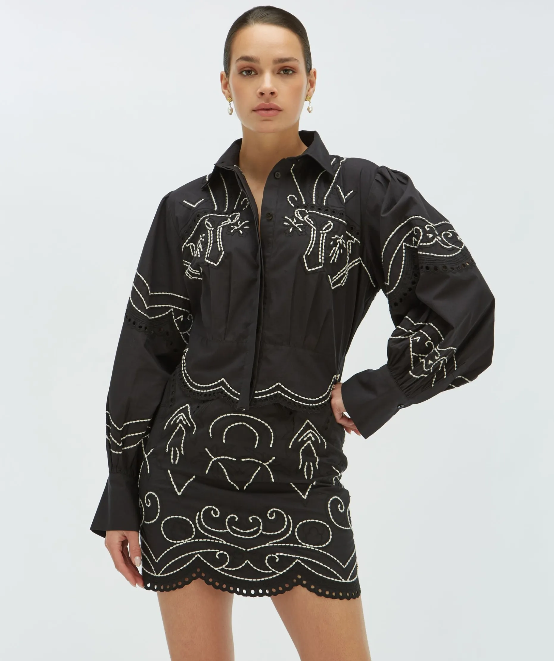 DAPHNE cropped blouse - black