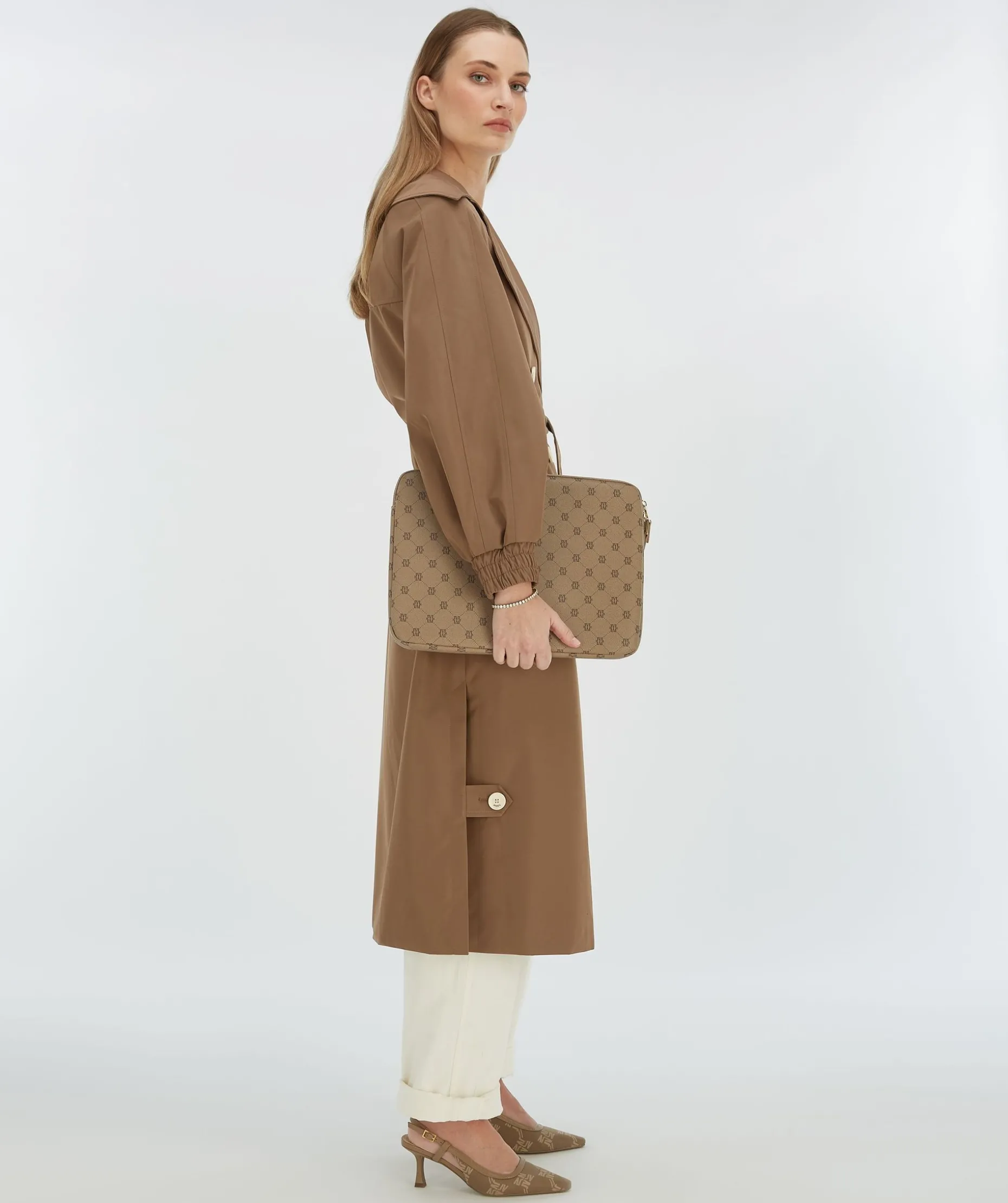 FELICIA laptophoes met logoprint - mink