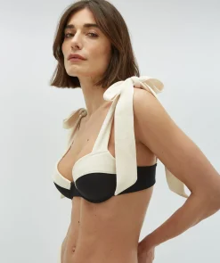 KALILA bikinitop met voorgevormde cups - black creme white