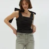 LIVY fitted top met strikbandjes - black