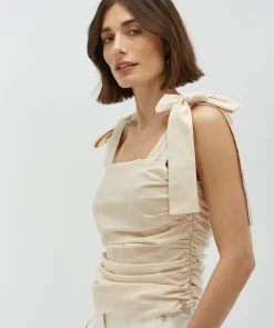 LIVY fitted top met strikbandjes - ecru