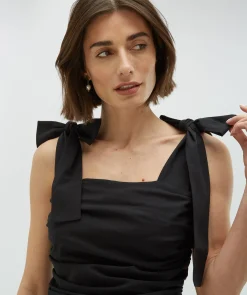 LIVY fitted top met strikbandjes - black