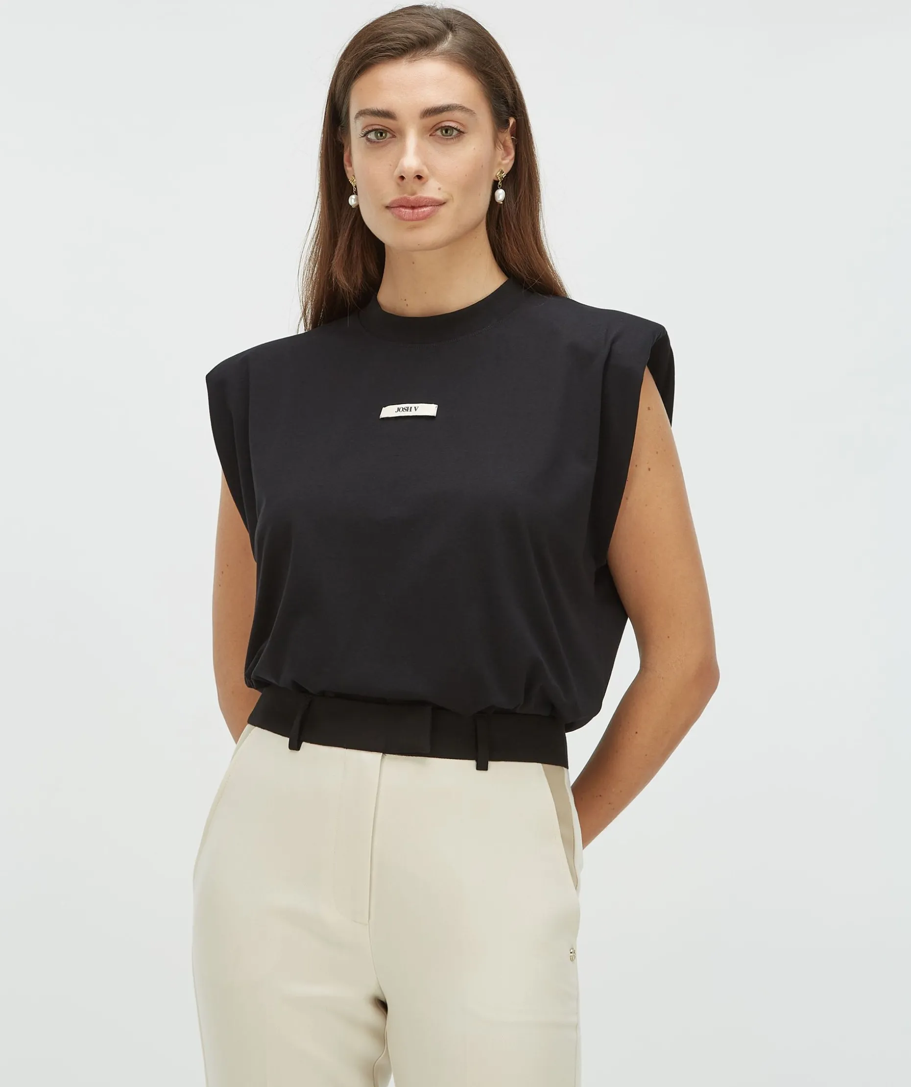 SUE T-shirt met schoudervulling - black