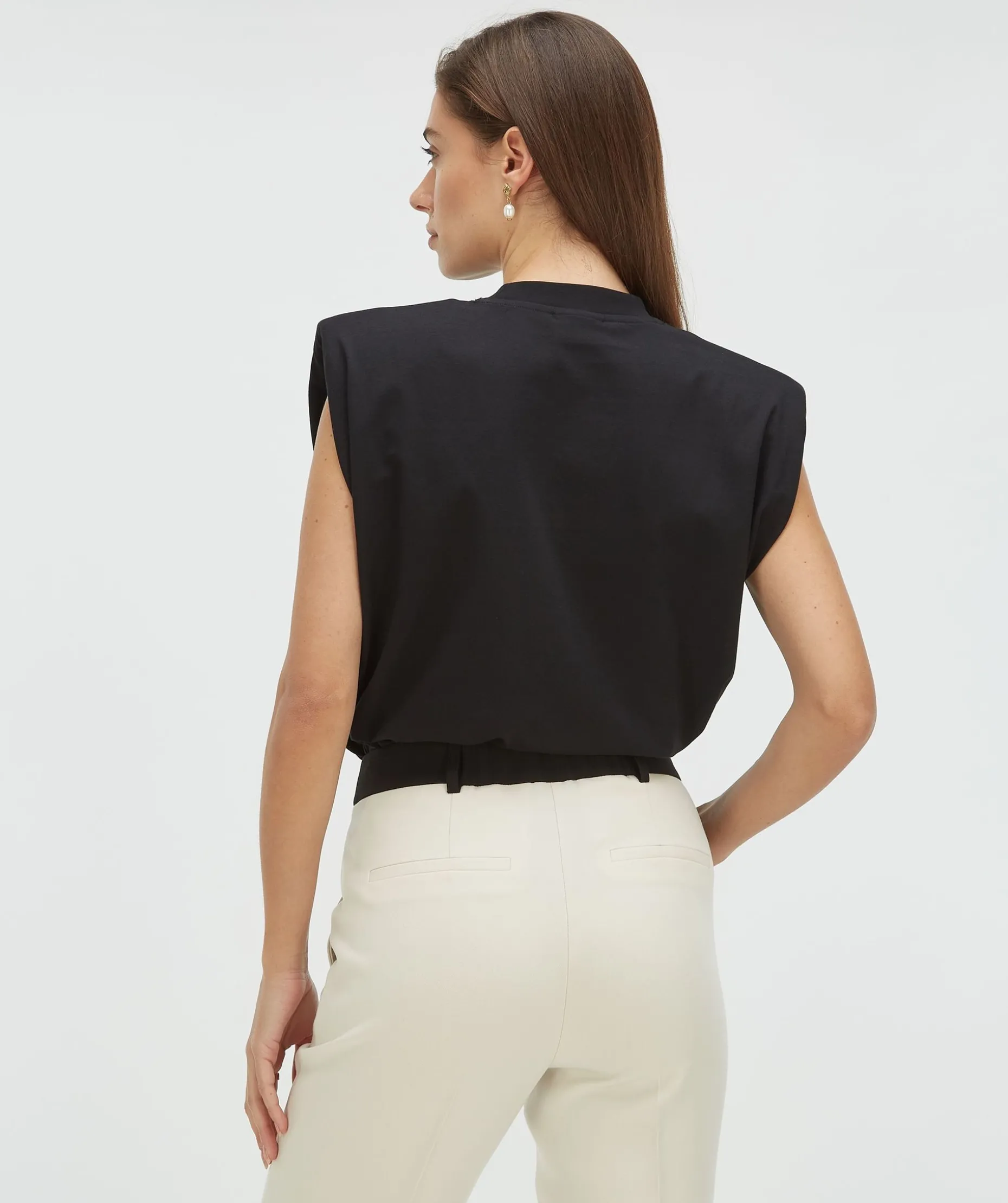 SUE T-shirt met schoudervulling - black